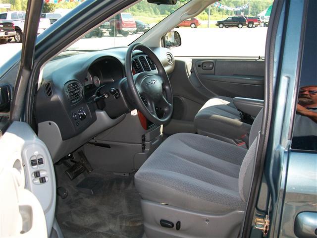 2006 Chrysler Town and Country Elk Conversion Van