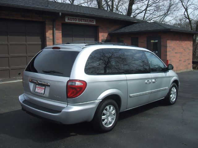 2006 Chrysler Town and Country 3.5