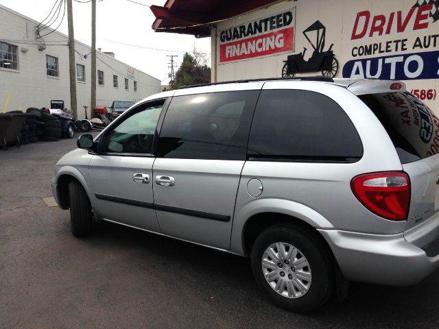 2006 Chrysler Town and Country Base