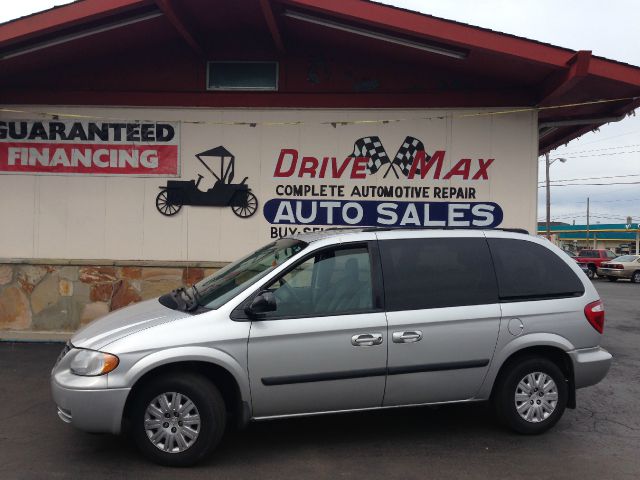 2006 Chrysler Town and Country Base