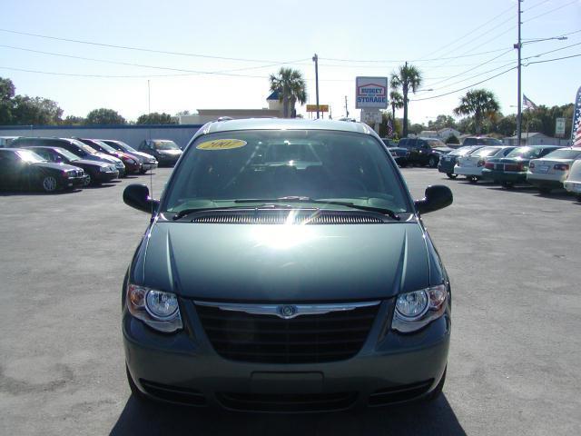 2007 Chrysler Town and Country Elk Conversion Van