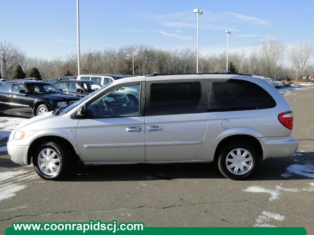 2007 Chrysler Town and Country 3.5