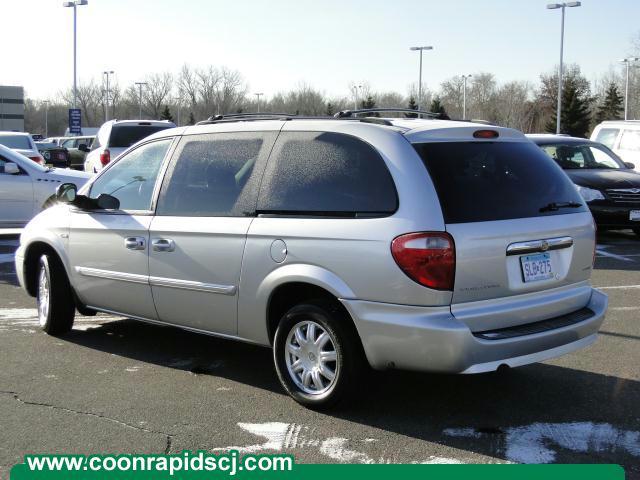 2007 Chrysler Town and Country 3.5