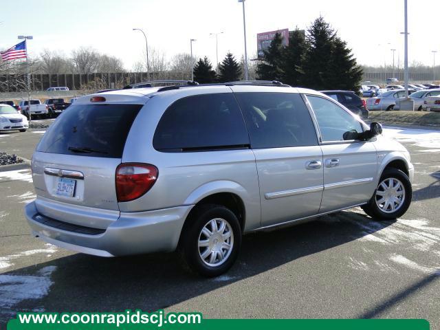 2007 Chrysler Town and Country 3.5