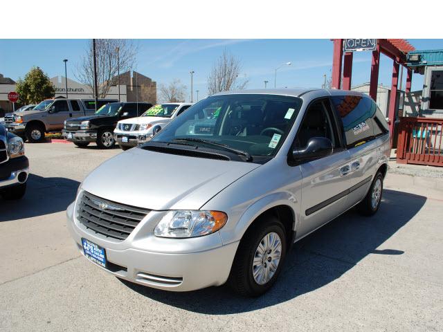 2007 Chrysler Town and Country Unknown