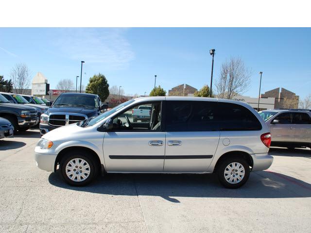 2007 Chrysler Town and Country Unknown