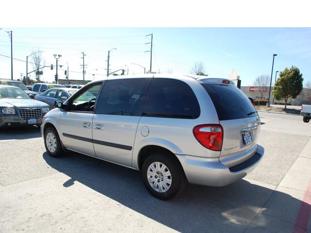 2007 Chrysler Town and Country Unknown