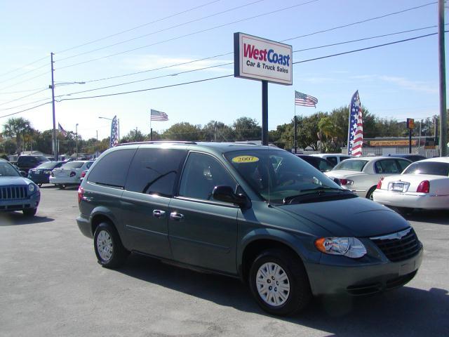 2007 Chrysler Town and Country Elk Conversion Van