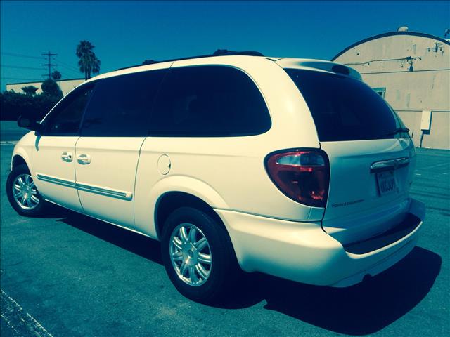 2007 Chrysler Town and Country T6 AWD Moon Roof Leather