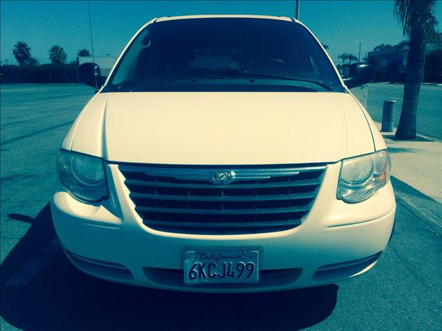 2007 Chrysler Town and Country T6 AWD Moon Roof Leather