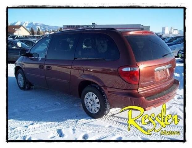 2007 Chrysler Town and Country Elk Conversion Van