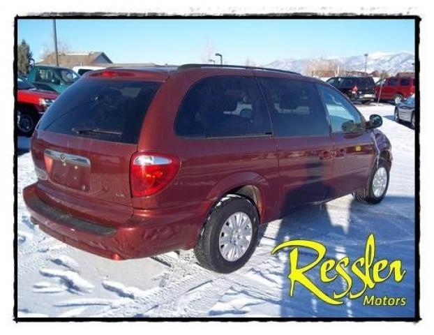 2007 Chrysler Town and Country Elk Conversion Van