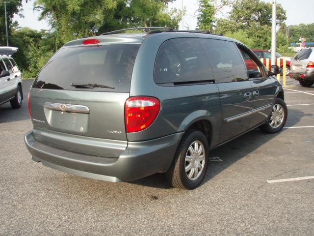 2007 Chrysler Town and Country AWD 4dr Tech/entertainment Pkg SUV