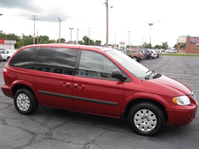 2007 Chrysler Town and Country Unknown