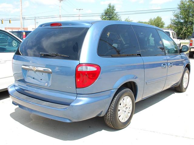 2007 Chrysler Town and Country Unknown