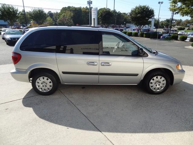 2007 Chrysler Town and Country Unknown