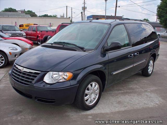 2007 Chrysler Town and Country 3.5