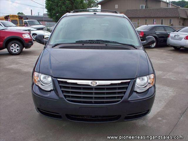 2007 Chrysler Town and Country 3.5