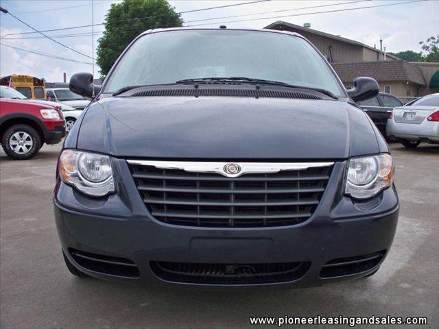 2007 Chrysler Town and Country 3.5