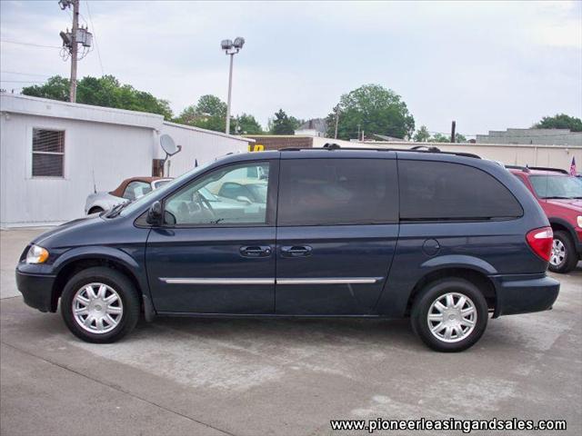 2007 Chrysler Town and Country 3.5