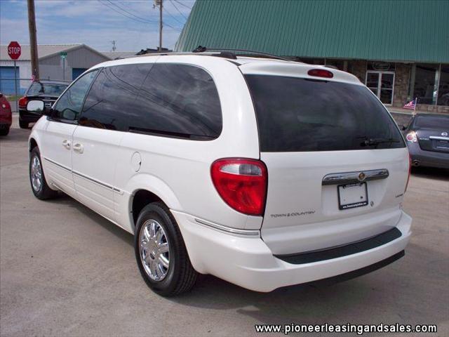 2007 Chrysler Town and Country SLT 25