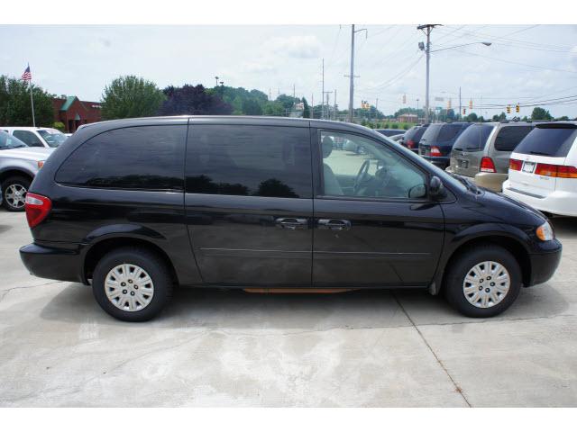 2007 Chrysler Town and Country Unknown