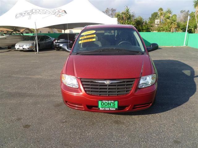 2007 Chrysler Town and Country XLT Sport 4.6L 2WD