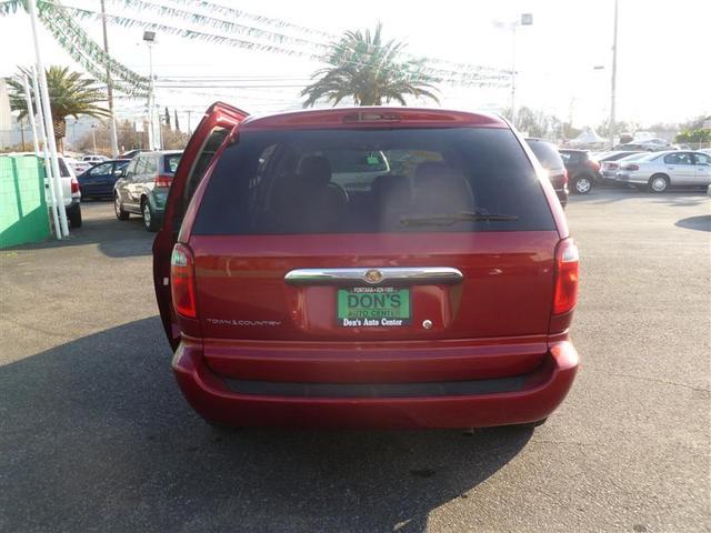 2007 Chrysler Town and Country XLT Sport 4.6L 2WD