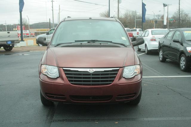 2007 Chrysler Town and Country Elk Conversion Van