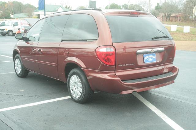 2007 Chrysler Town and Country Elk Conversion Van