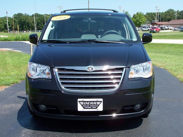 2008 Chrysler Town and Country AUTO LX