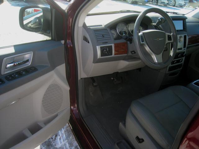 2008 Chrysler Town and Country Silverado Short Bed Z71 4x4