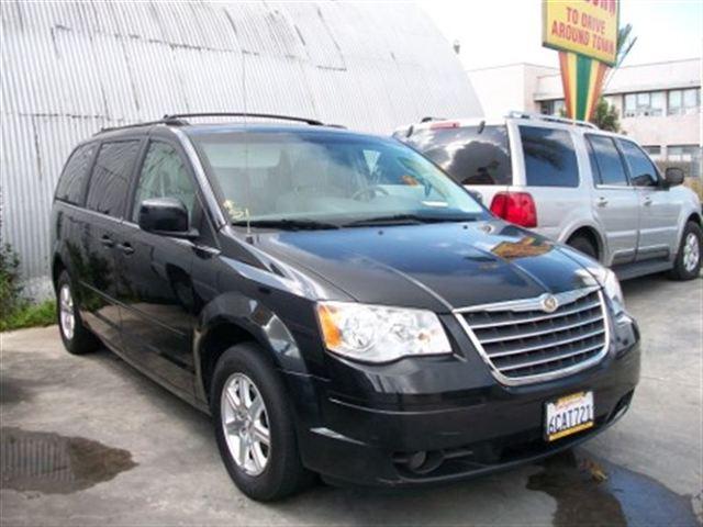 2008 Chrysler Town and Country CXL Premium Sedan 4D