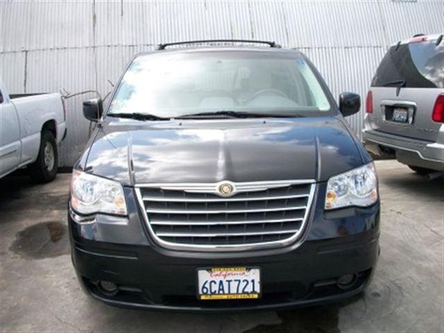 2008 Chrysler Town and Country CXL Premium Sedan 4D