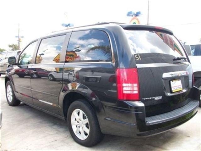 2008 Chrysler Town and Country CXL Premium Sedan 4D