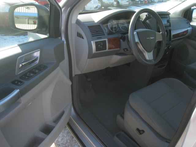 2008 Chrysler Town and Country 3.5