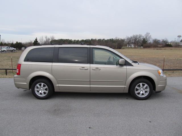 2008 Chrysler Town and Country AWD 4dr Tech/entertainment Pkg SUV