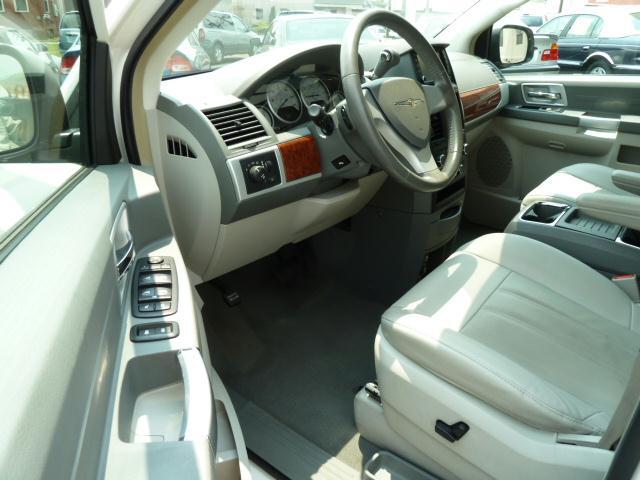 2008 Chrysler Town and Country 3.5