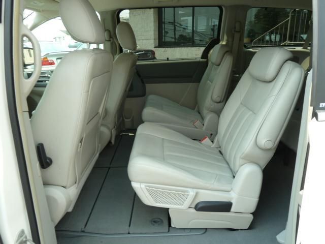 2008 Chrysler Town and Country 3.5