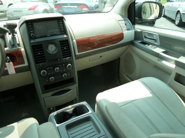 2008 Chrysler Town and Country 3.5