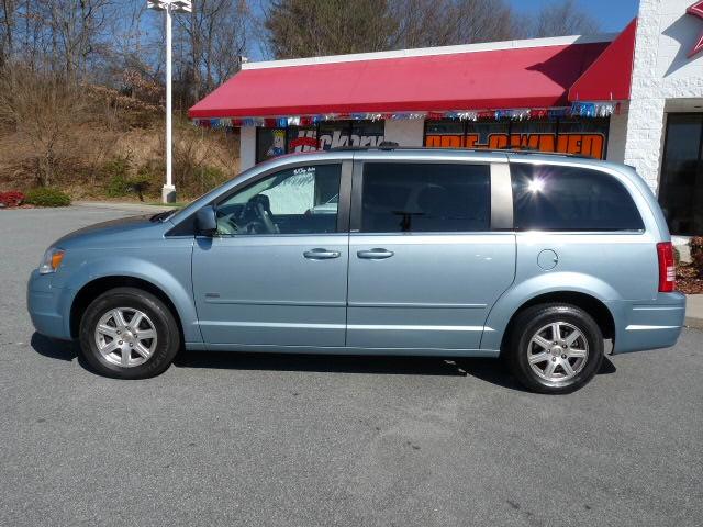 2008 Chrysler Town and Country 3.5