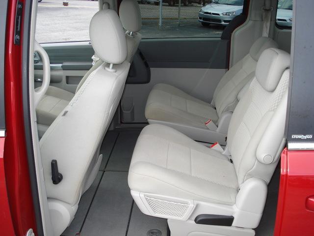 2008 Chrysler Town and Country 3.5