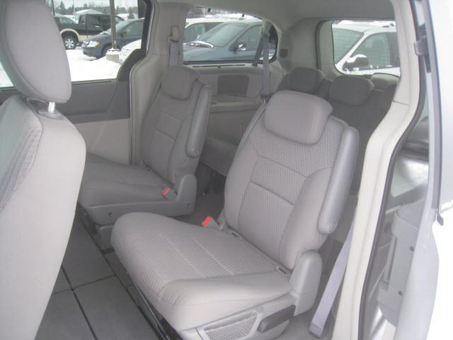 2008 Chrysler Town and Country Silverado Short Bed Z71 4x4