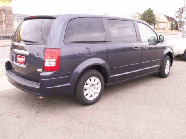 2008 Chrysler Town and Country Elk Conversion Van