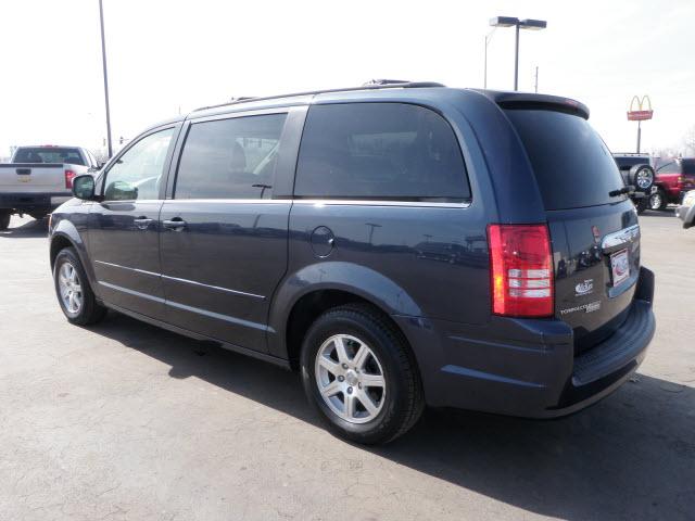 2008 Chrysler Town and Country 3.5