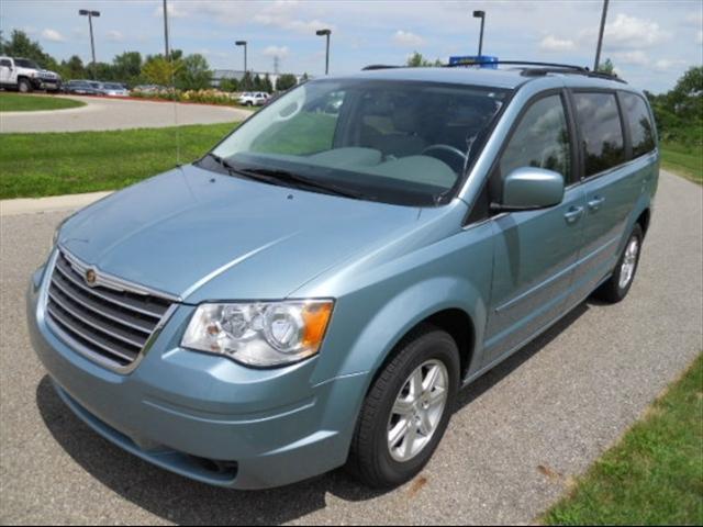 2008 Chrysler Town and Country 3.5