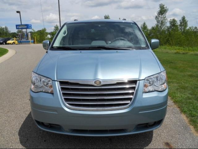 2008 Chrysler Town and Country 3.5