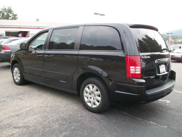 2008 Chrysler Town and Country Elk Conversion Van