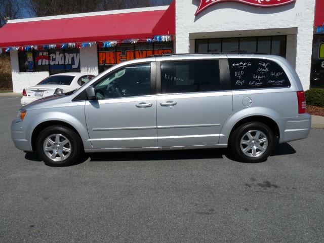 2008 Chrysler Town and Country 3.5