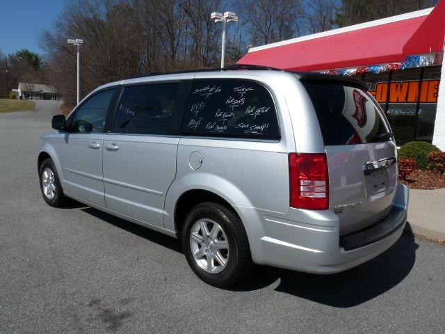 2008 Chrysler Town and Country 3.5